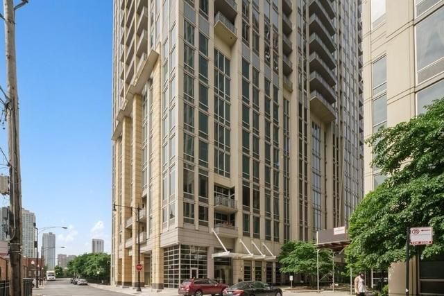 700 N LARRABEE Street 1111, Chicago, IL 60654