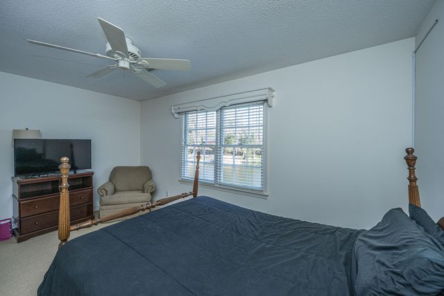 205 Woodlake Drive, Summerville, SC 29485