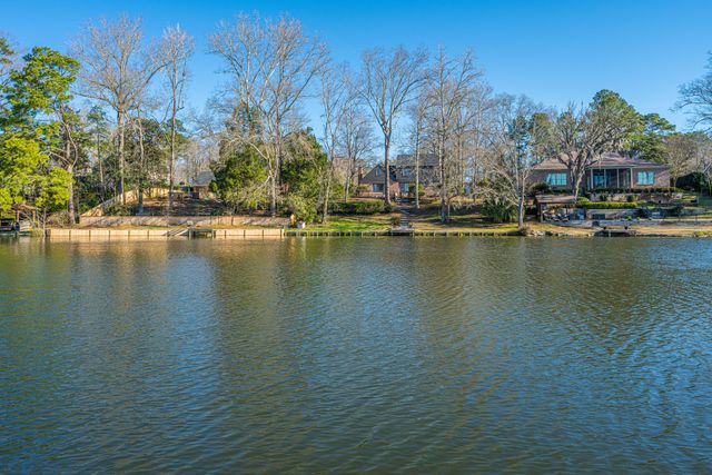 205 Woodlake Drive, Summerville, SC 29485