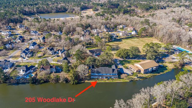 205 Woodlake Drive, Summerville, SC 29485