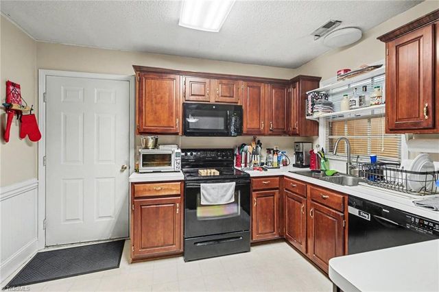 193 Fox Run Drive, Mocksville, NC 27028