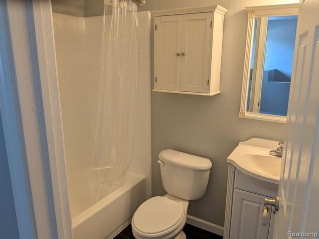 2819 Davison Avenue 229, Auburn Hills, MI 48326