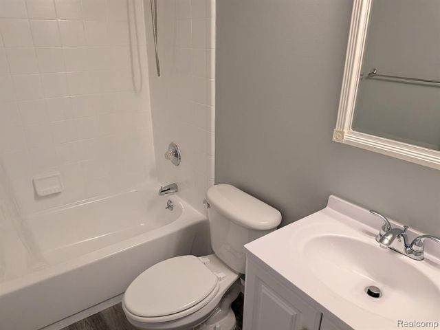2819 Davison Avenue 229, Auburn Hills, MI 48326
