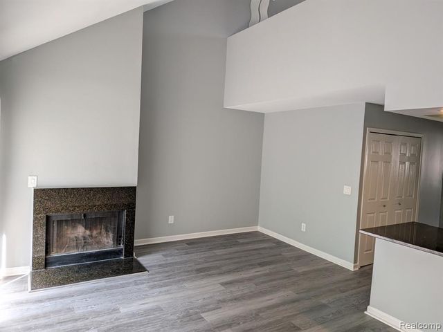 2819 Davison Avenue 229, Auburn Hills, MI 48326