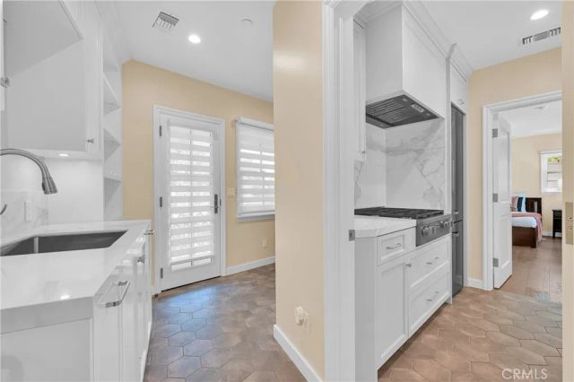 2170 Lombardy, San Marino, CA 91108