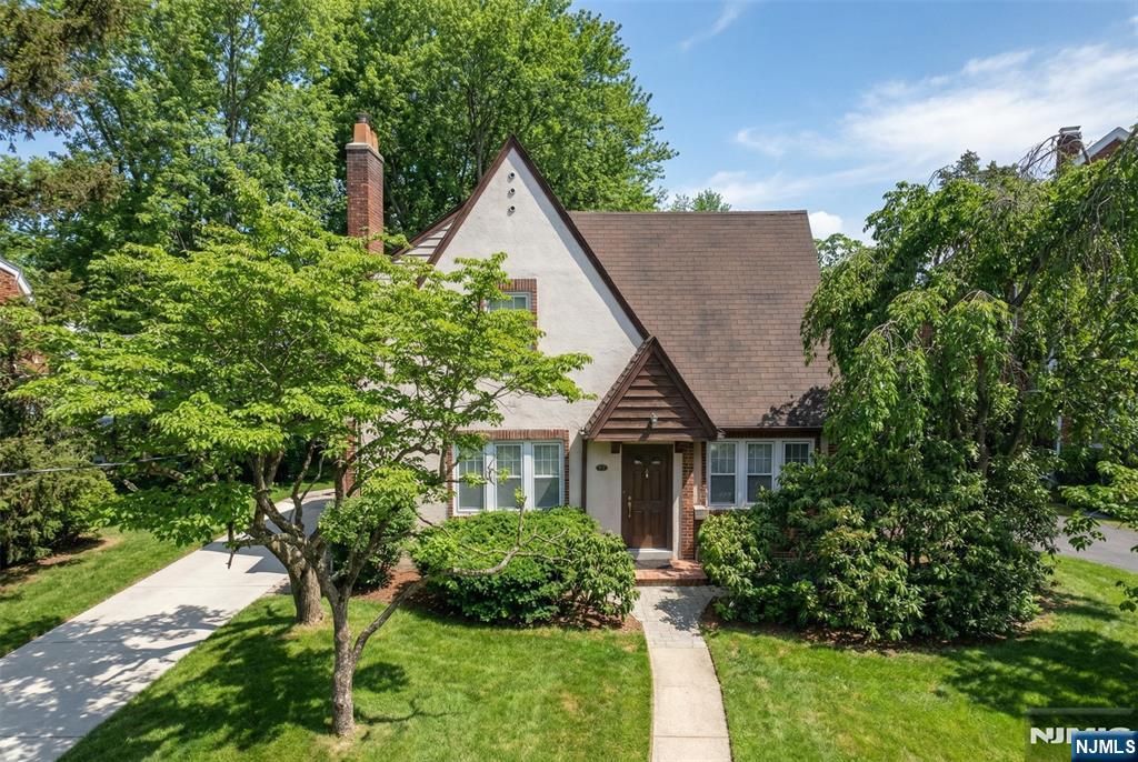 351 Closter Dock Road, Closter, NJ 07624