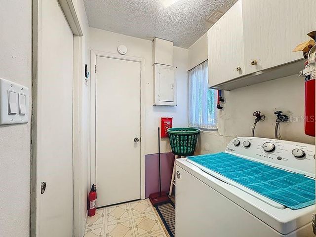 313 GRANADA BOULEVARD, North Port, FL 34287