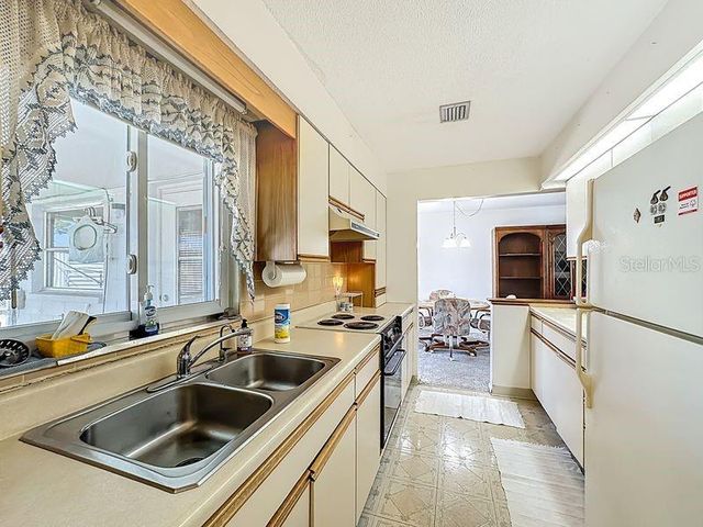 313 GRANADA BOULEVARD, North Port, FL 34287