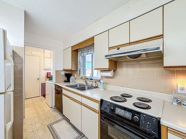 313 GRANADA BOULEVARD, North Port, FL 34287