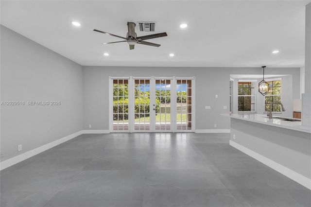 1140 Cedar Falls Dr, Weston, FL 33327