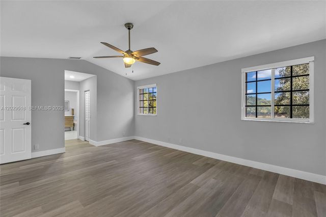 1140 Cedar Falls Dr, Weston, FL 33327