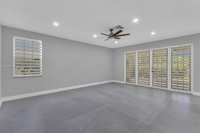1140 Cedar Falls Dr, Weston, FL 33327