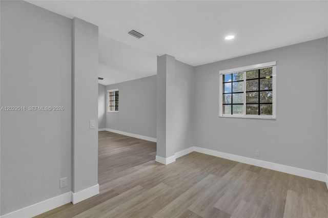 1140 Cedar Falls Dr, Weston, FL 33327