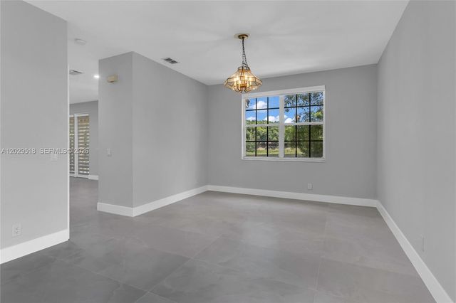 1140 Cedar Falls Dr, Weston, FL 33327