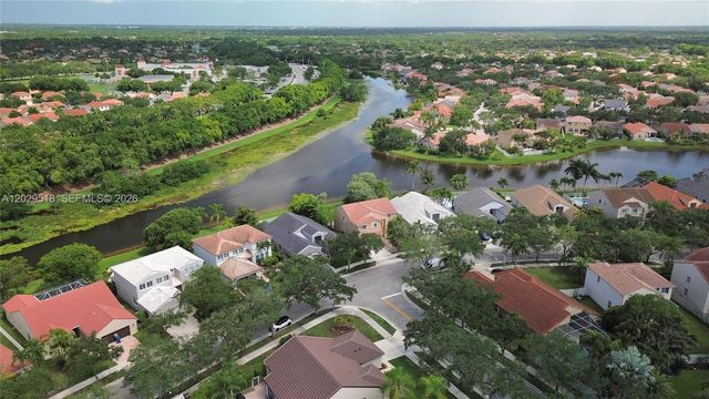 1140 Cedar Falls Dr, Weston, FL 33327