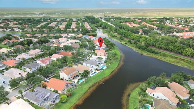1140 Cedar Falls Dr, Weston, FL 33327