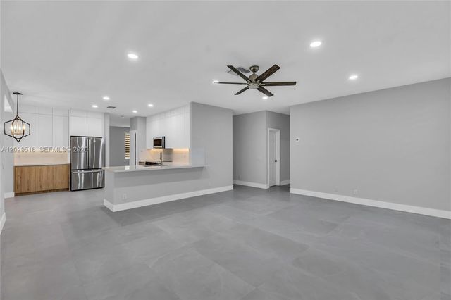 1140 Cedar Falls Dr, Weston, FL 33327