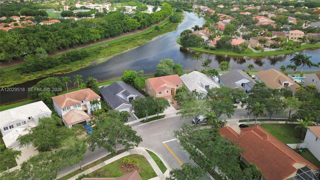 1140 Cedar Falls Dr, Weston, FL 33327