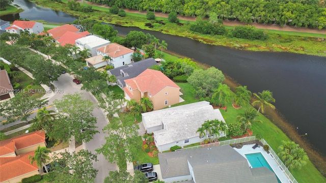 1140 Cedar Falls Dr, Weston, FL 33327