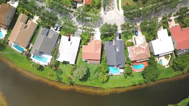 1140 Cedar Falls Dr, Weston, FL 33327