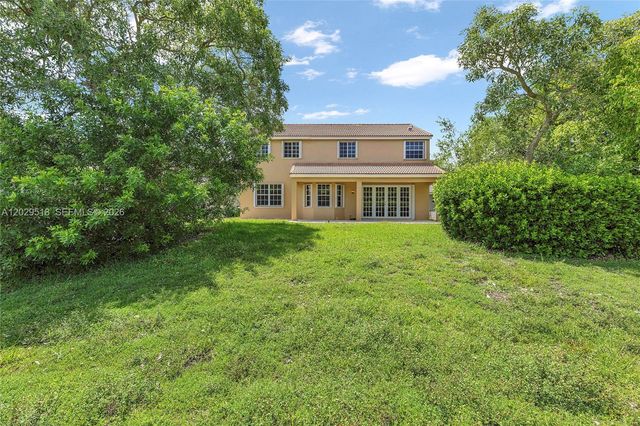 1140 Cedar Falls Dr, Weston, FL 33327