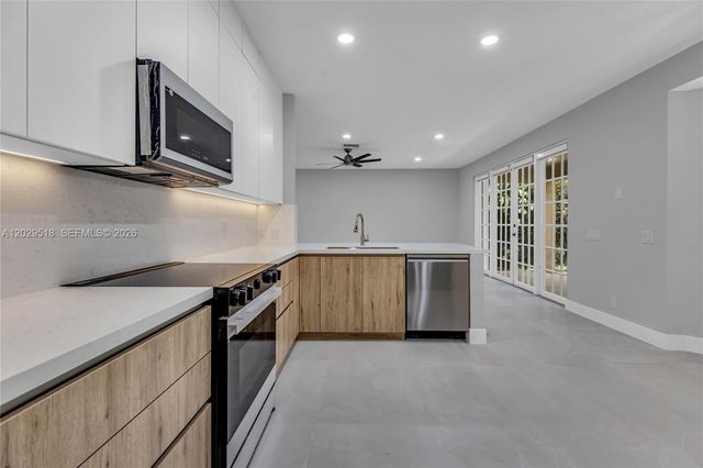 1140 Cedar Falls Dr, Weston, FL 33327