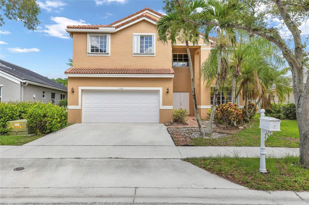 1140 Cedar Falls Dr, Weston, FL 33327