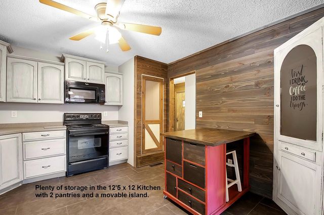 1211 Sunset Dr., Mulvane, KS 67110