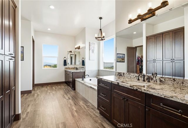 39472 Vista Del Bosque, Murrieta, CA 92562