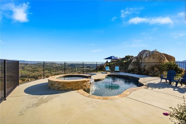 39472 Vista Del Bosque, Murrieta, CA 92562