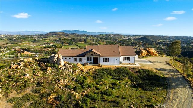 39472 Vista Del Bosque, Murrieta, CA 92562