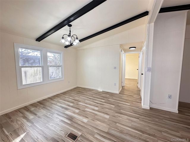 21 Mele Lane, New Paltz, NY 12561