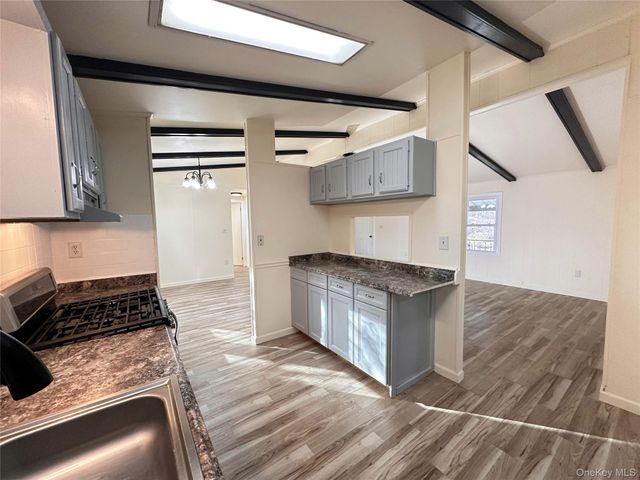 21 Mele Lane, New Paltz, NY 12561