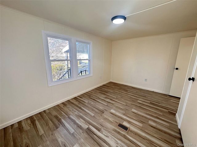 21 Mele Lane, New Paltz, NY 12561
