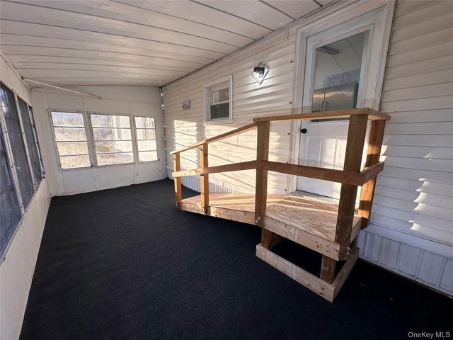 21 Mele Lane, New Paltz, NY 12561
