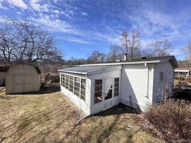 21 Mele Lane, New Paltz, NY 12561