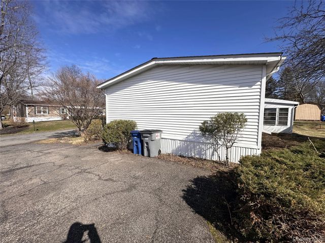 21 Mele Lane, New Paltz, NY 12561
