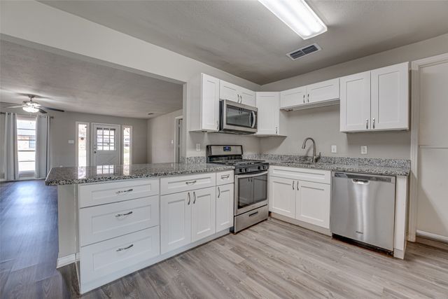 407 Kenway Street, Rockwall, TX 75087