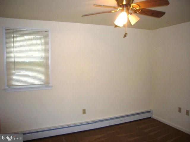 136 E PARK AVE, Sellersville, PA 18960