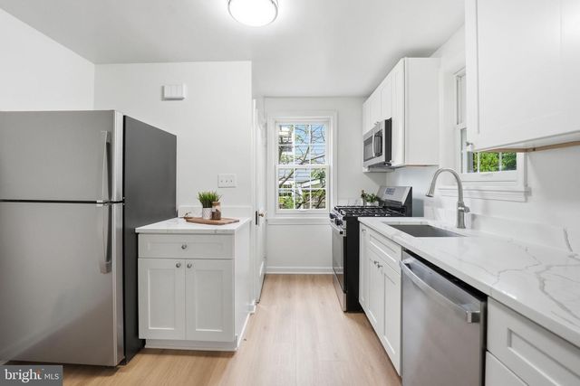 5948 10TH RD N, Arlington, VA 22205