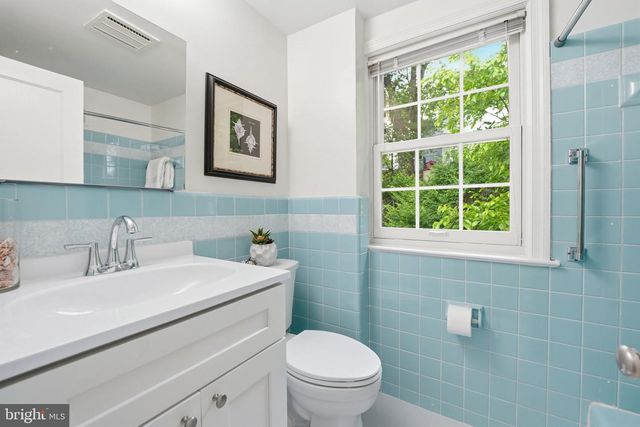 5948 10TH RD N, Arlington, VA 22205