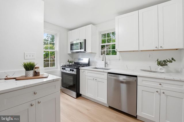 5948 10TH RD N, Arlington, VA 22205