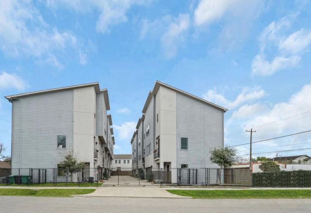 961 Saint Augustine Street, Houston, TX 77023