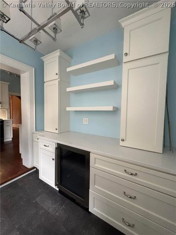1543 Quarrier Street, Charleston, WV 25311