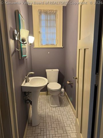 1543 Quarrier Street, Charleston, WV 25311