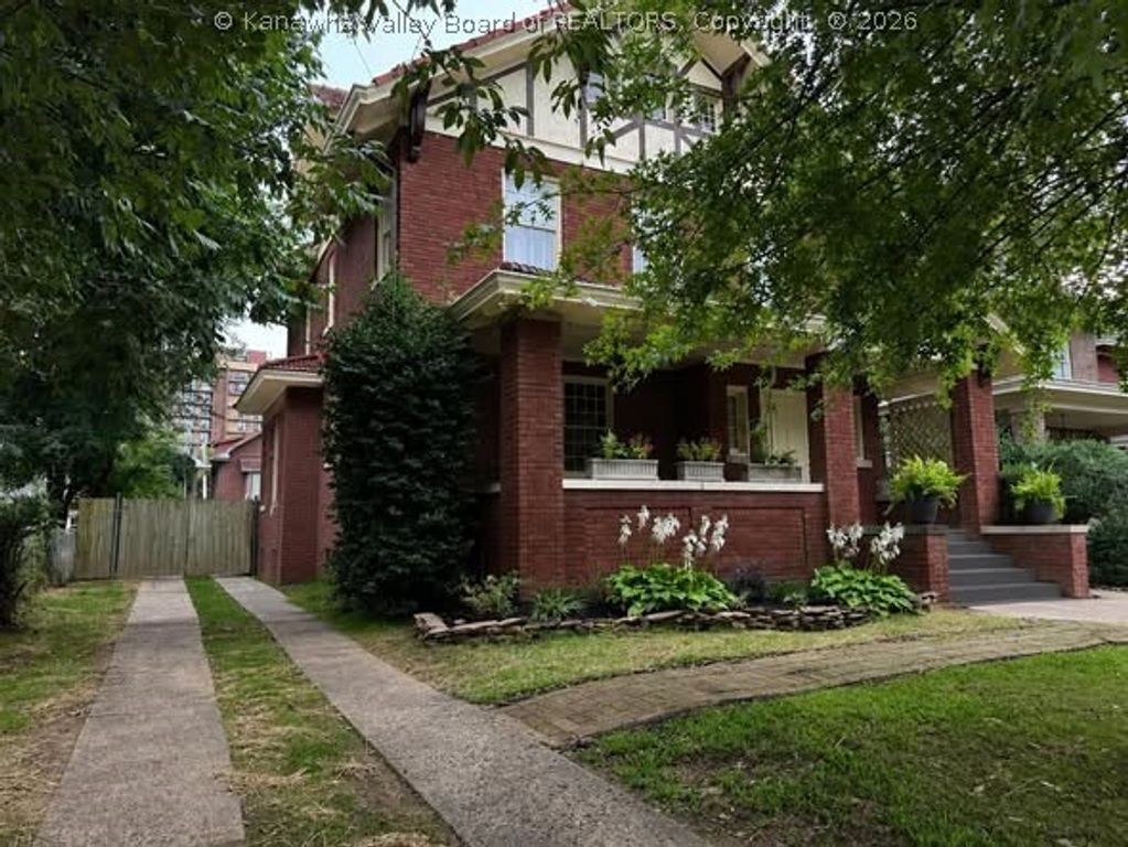 1543 Quarrier Street, Charleston, WV 25311