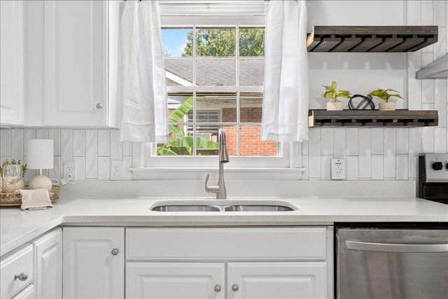 3452 Plaza Lane, North Charleston, SC 29420