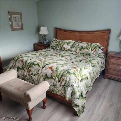 188 Willoughby DR, Naples, FL 34110