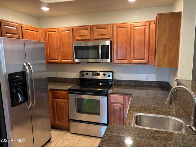 3830 E LAKEWOOD Parkway E 2013, Phoenix, AZ 85048