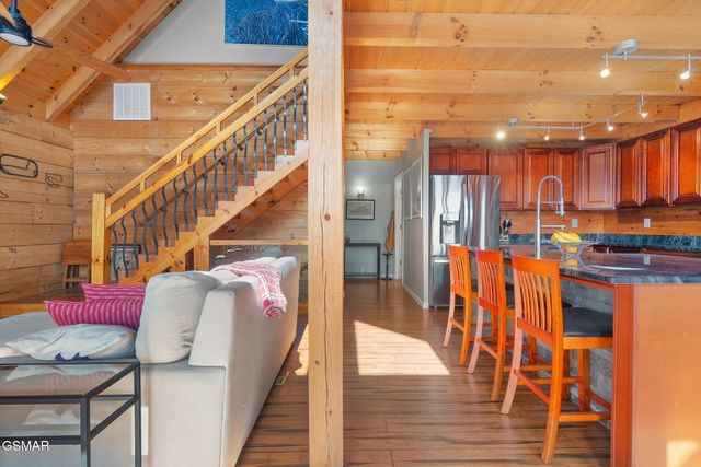 920 W Cedar Lane, Gatlinburg, TN 37738